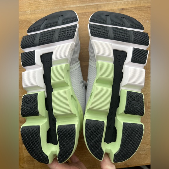 On Cloud Running Cloudflyer 4 in Glacier/Meadow Men’s size 10 - Picture 11 of 11